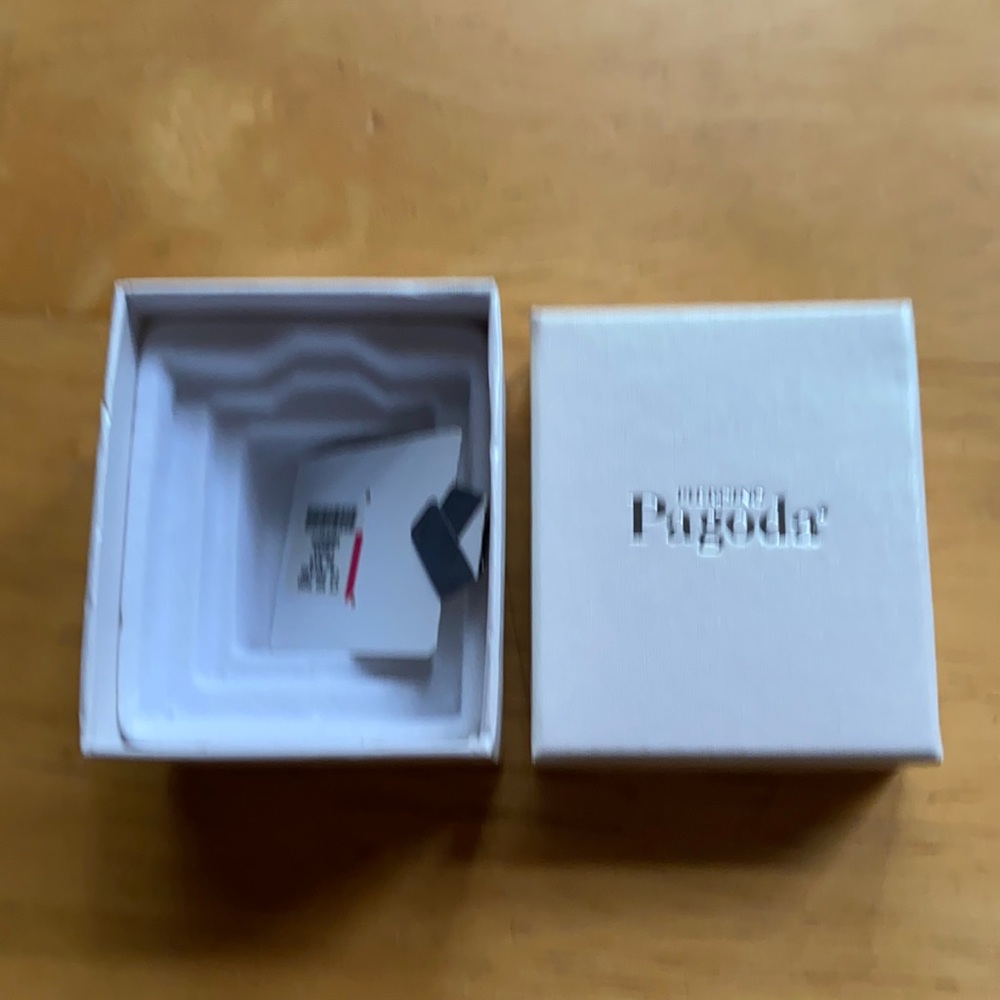 PAGODA JEWELRY BOX in great condition